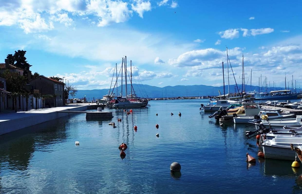 Apartments Ljuba I Mare มาลินสกา ภายนอก รูปภาพ