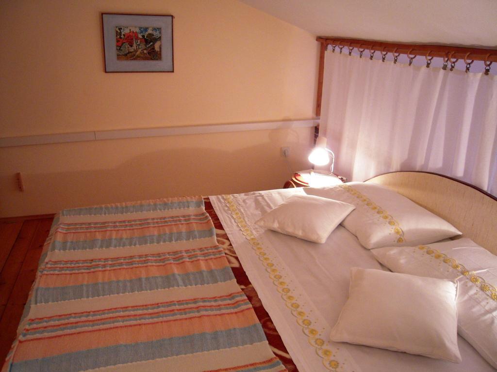 Apartments Ljuba I Mare มาลินสกา ภายนอก รูปภาพ