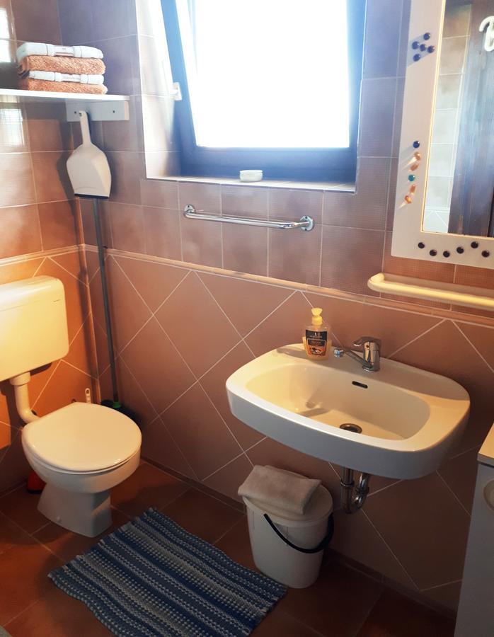 Apartments Ljuba I Mare มาลินสกา ภายนอก รูปภาพ