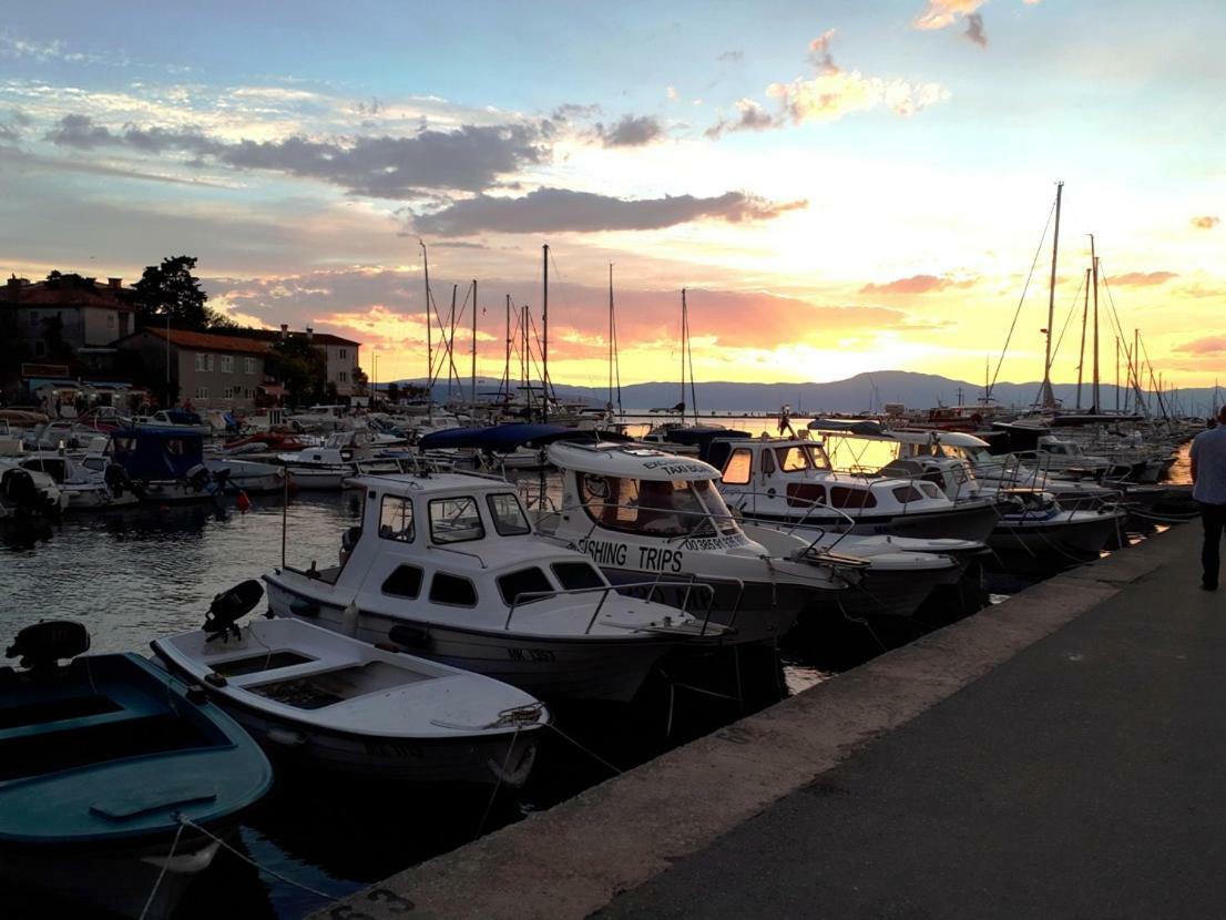 Apartments Ljuba I Mare มาลินสกา ภายนอก รูปภาพ
